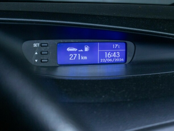 hyundai-i20-bensin-2013-big-28