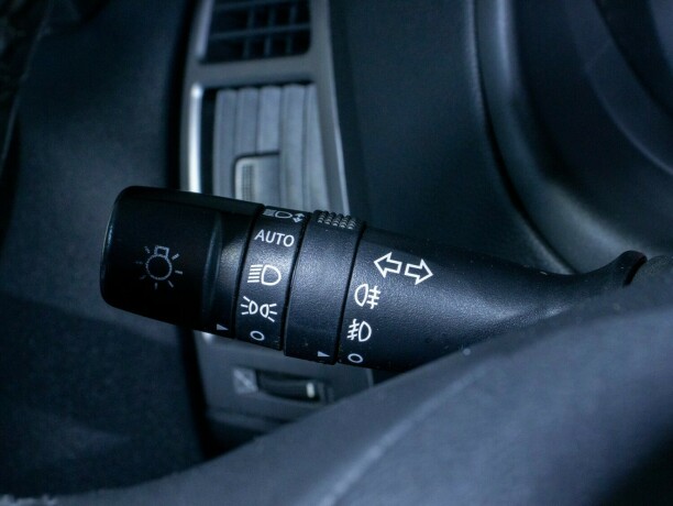 hyundai-i20-bensin-2013-big-23