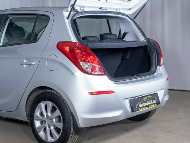 hyundai-i20-bensin-2013-big-9