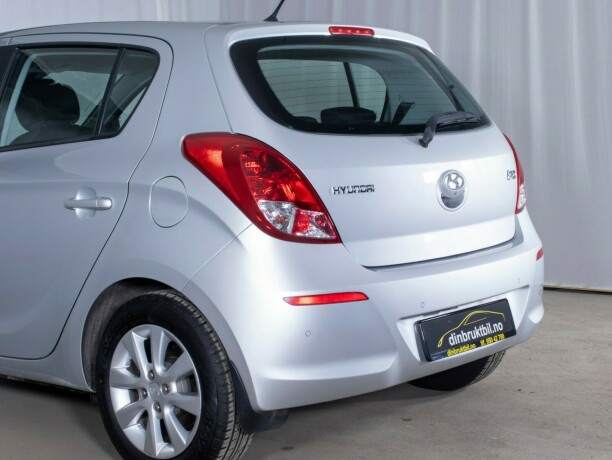 hyundai-i20-bensin-2013-big-8
