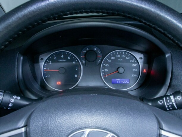 hyundai-i20-bensin-2013-big-21