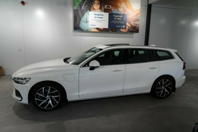volvo-v60-elektrisitetbensin-2020-big-2