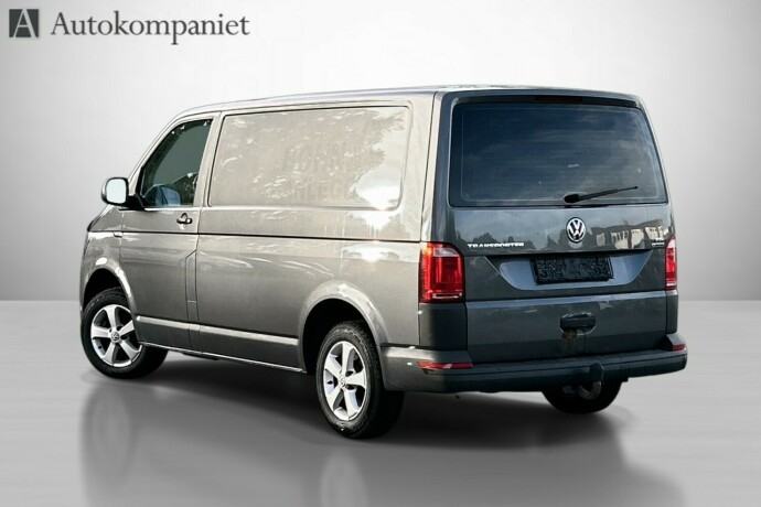 volkswagen-transporter-diesel-2016-big-2