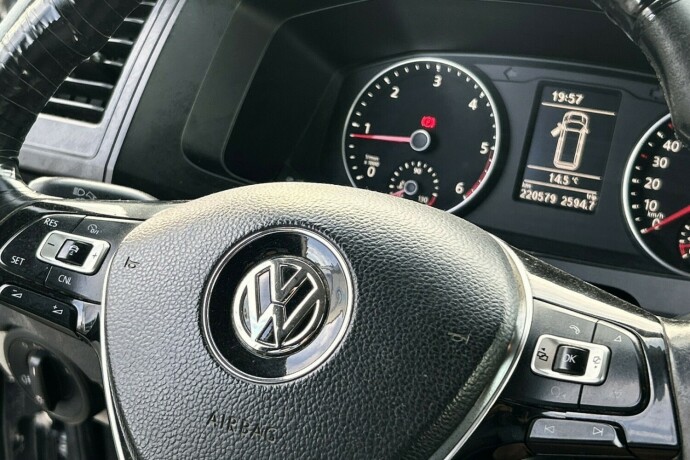 volkswagen-transporter-diesel-2016-big-12