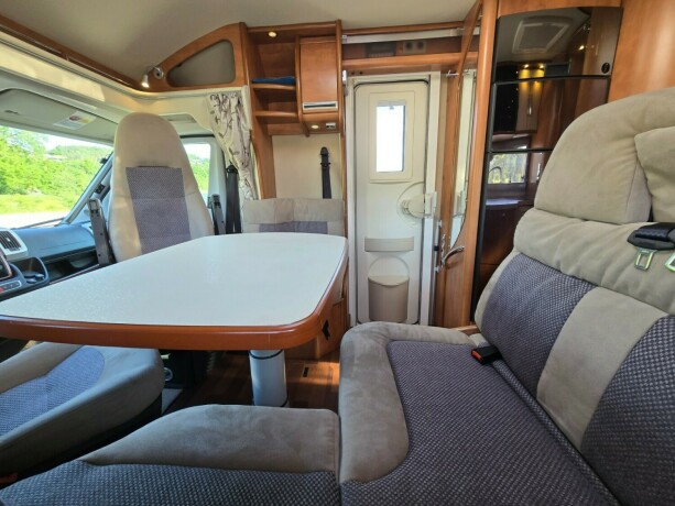carthago-tourer-t-150-diesel-2013-big-14