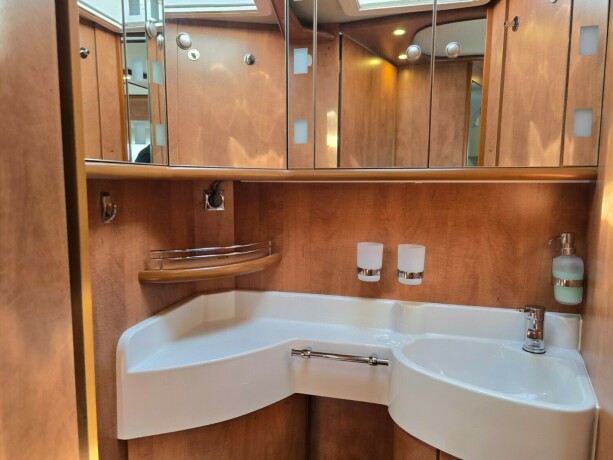 carthago-tourer-t-150-diesel-2013-big-54