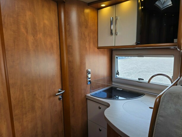 carthago-tourer-t-150-diesel-2013-big-39