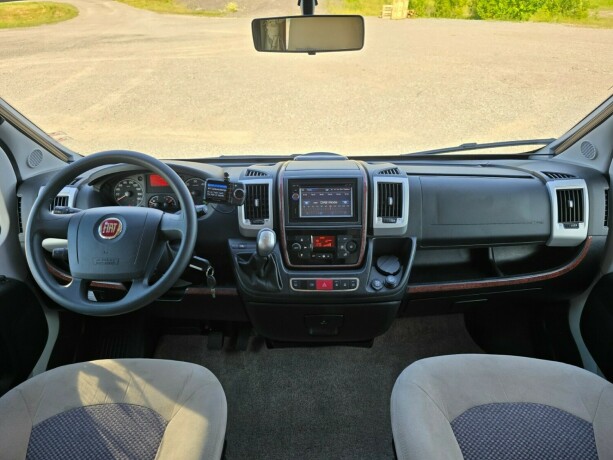 carthago-tourer-t-150-diesel-2013-big-19