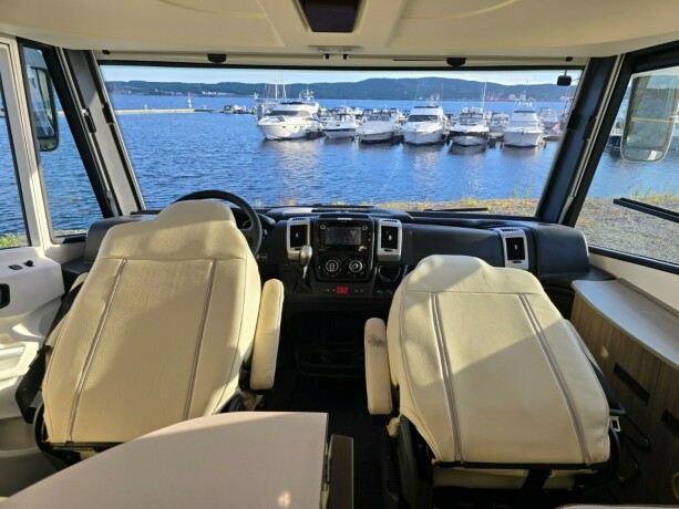 autostar-celtic-edition-i693lc-lift-diesel-2018-big-23