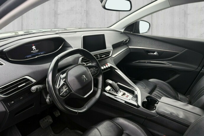 peugeot-5008-bensin-2018-big-8