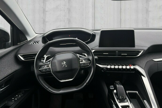 peugeot-5008-bensin-2018-big-9