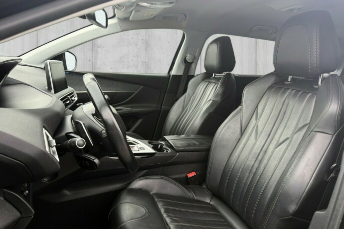 peugeot-5008-bensin-2018-big-7