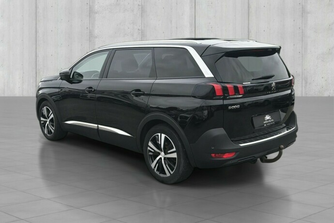 peugeot-5008-bensin-2018-big-3