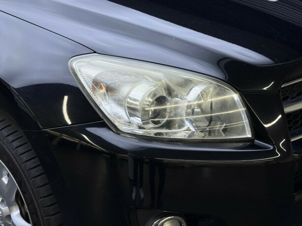 toyota-rav4-bensin-2009-big-3
