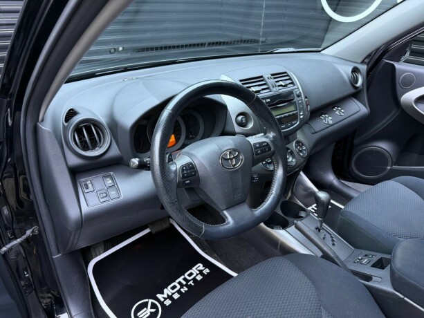 toyota-rav4-bensin-2009-big-9