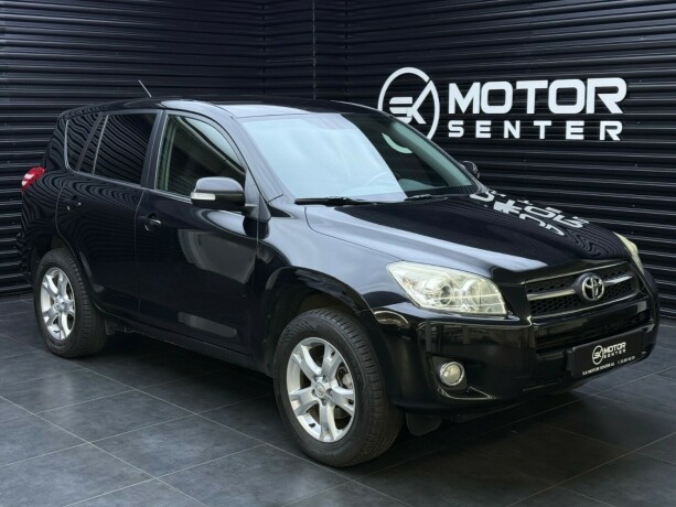 toyota-rav4-bensin-2009-big-0