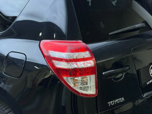 toyota-rav4-bensin-2009-big-6