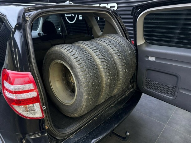 toyota-rav4-bensin-2009-big-23