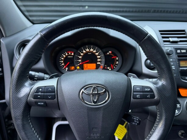 toyota-rav4-bensin-2009-big-12