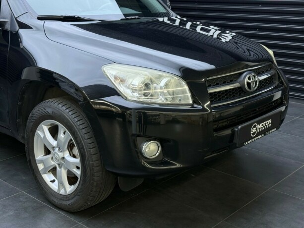 toyota-rav4-bensin-2009-big-2