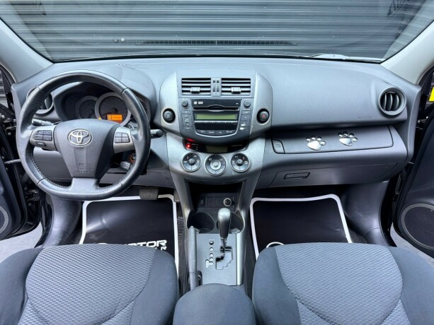 toyota-rav4-bensin-2009-big-8