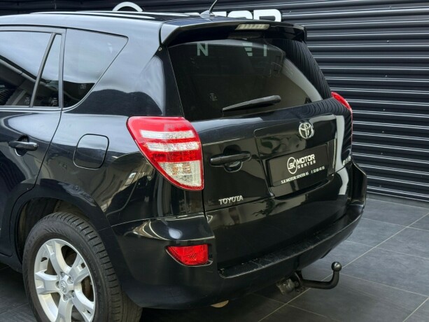 toyota-rav4-bensin-2009-big-5