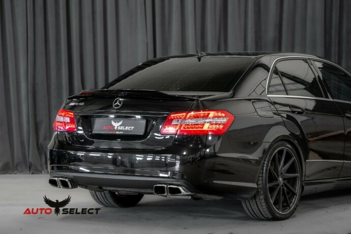 mercedes-benz-e-klasse-bensin-2009-big-13