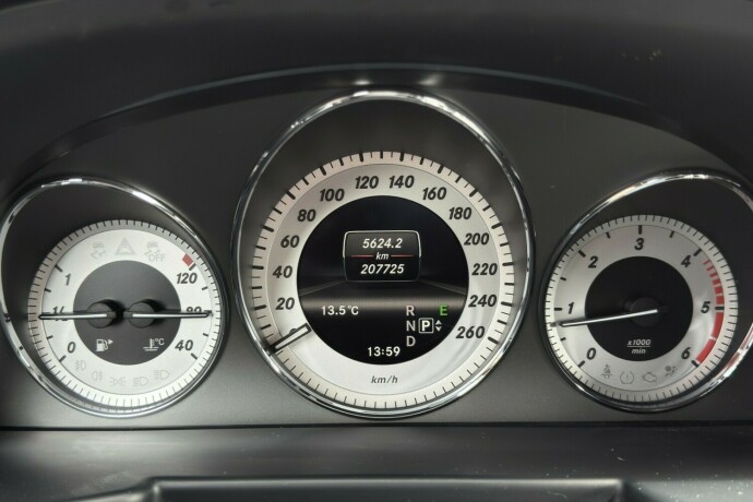 mercedes-benz-glk220-diesel-2013-big-14