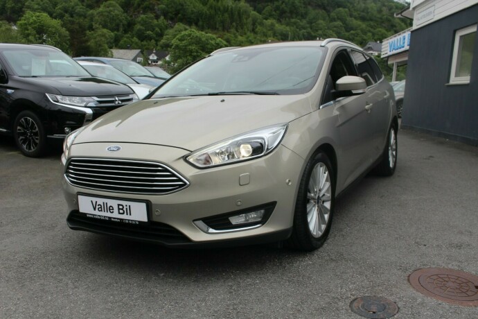 ford-focus-bensin-2017-big-1