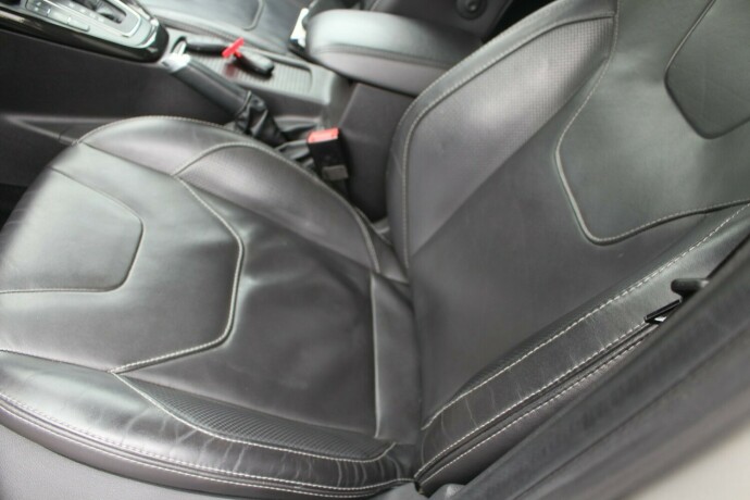 ford-focus-bensin-2017-big-8