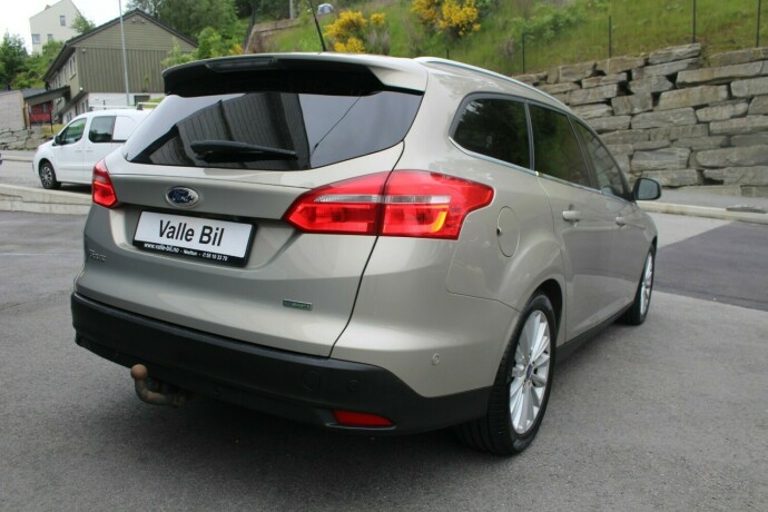 ford-focus-bensin-2017-big-3