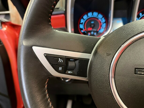 chevrolet-camaro-bensin-2011-big-32