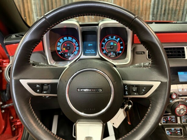 chevrolet-camaro-bensin-2011-big-31
