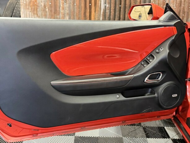 chevrolet-camaro-bensin-2011-big-28