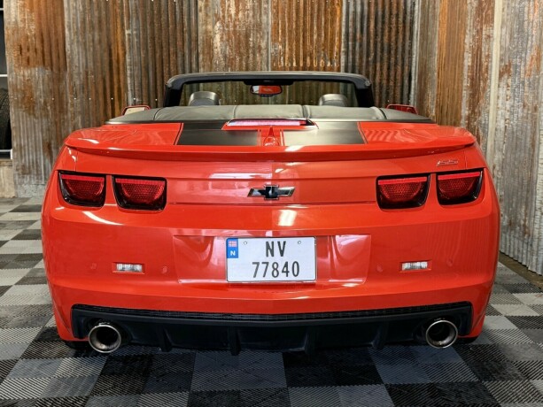 chevrolet-camaro-bensin-2011-big-21
