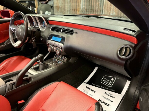 chevrolet-camaro-bensin-2011-big-39