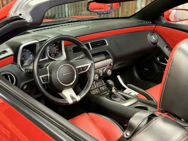 chevrolet-camaro-bensin-2011-big-24