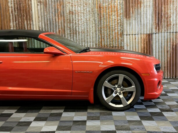 chevrolet-camaro-bensin-2011-big-3