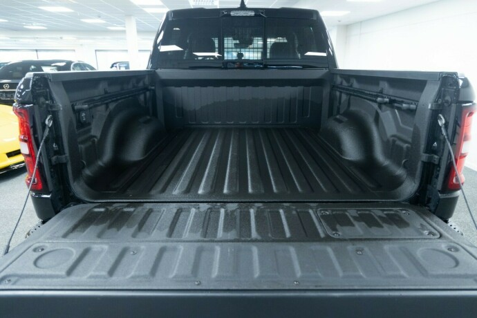 ram-1500-bensin-2025-big-9