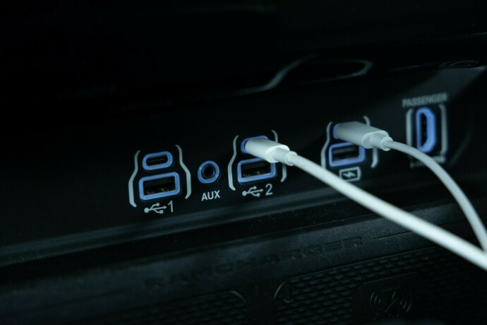 ram-1500-bensin-2025-big-20