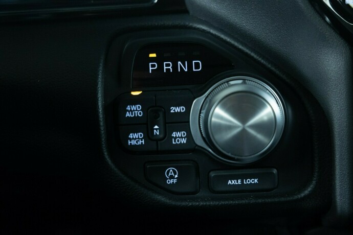 ram-1500-bensin-2025-big-19