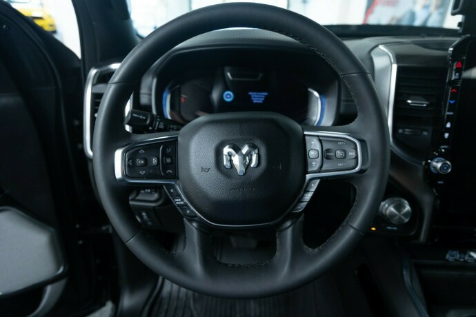 ram-1500-bensin-2025-big-12