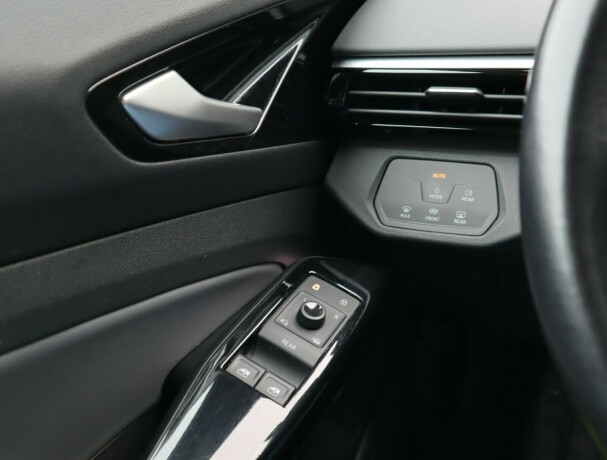 volkswagen-id4-elektrisitet-2022-big-15