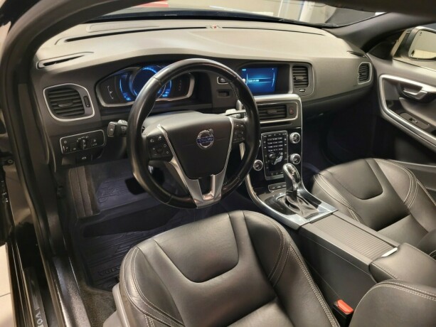 volvo-v60-plug-in-diesel-2016-big-23