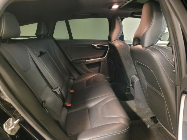 volvo-v60-plug-in-diesel-2016-big-17
