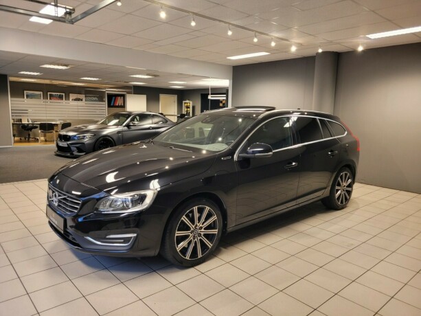 volvo-v60-plug-in-diesel-2016-big-7