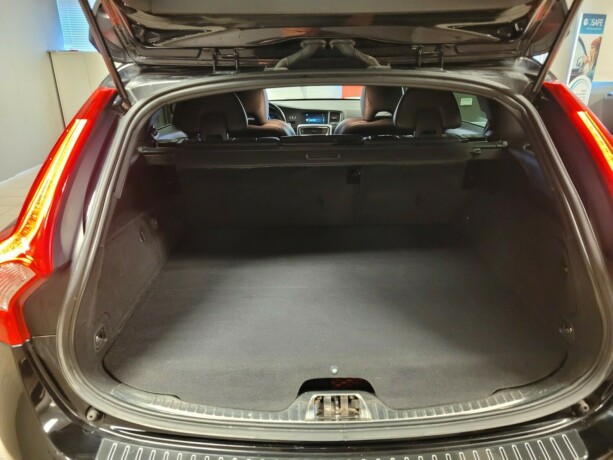 volvo-v60-plug-in-diesel-2016-big-19