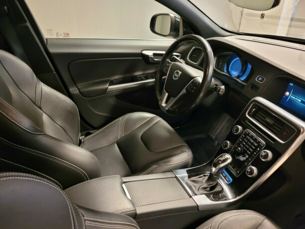 volvo-v60-plug-in-diesel-2016-big-13