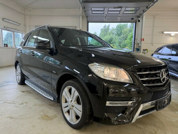 mercedes-benz-ml250-diesel-2012-big-7