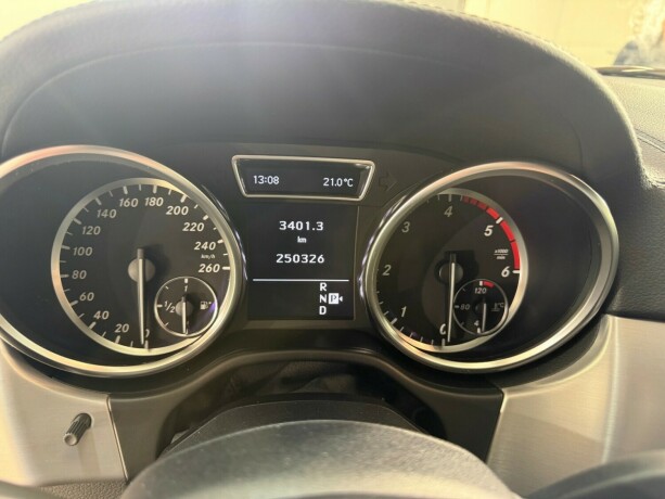 mercedes-benz-ml250-diesel-2012-big-10